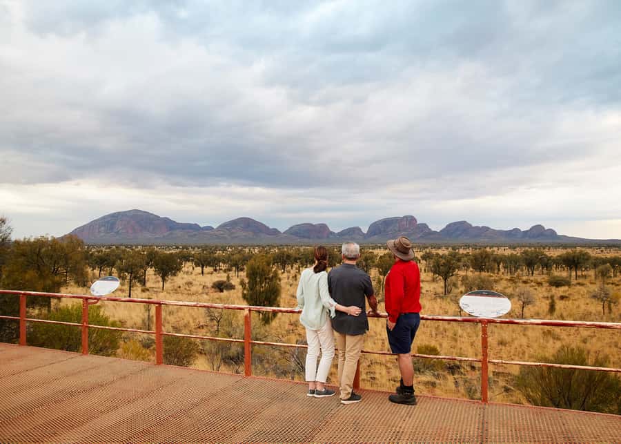 Yulara: Uluru Sunrise and Kata Tjuta Day Trip by Bus - Timing, clothing, and small details that matter